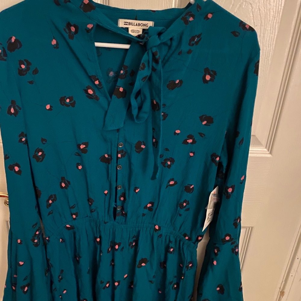 Billabong romper large... NWT